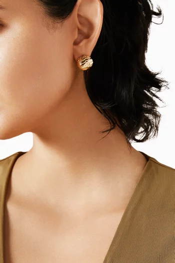 High-gloss Engraved Stud Earrings in 18kt Gold