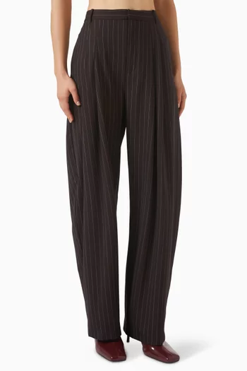 بنطال بقصة تضيق باتجاه الحافة ونقشة مخططة صوف