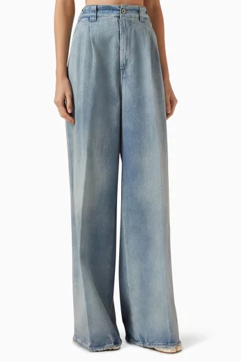 Pleat Jeans in Denim
