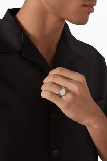 Circular Signet Ring in Rhodium-plated Sterling Silver