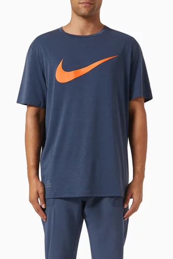 تي شيرت للجري بتقنية Dri-FIT