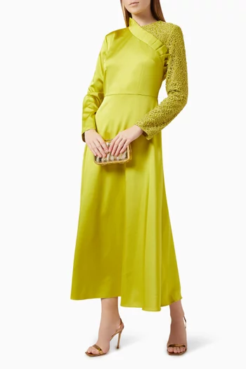 فستان طويل بكم مغاير