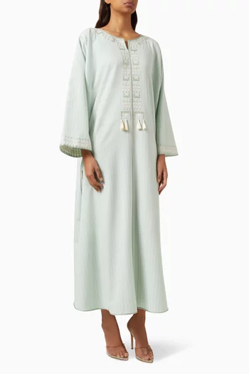 قفطان مزين بتطريزات