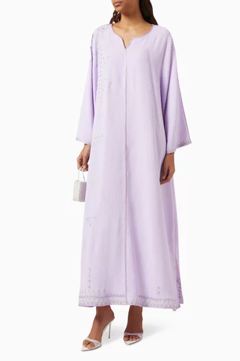 قفطان مزين بتطريزات