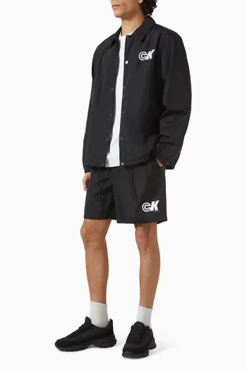 تي شيرت بشعار الماركة بارز الملمس قطن