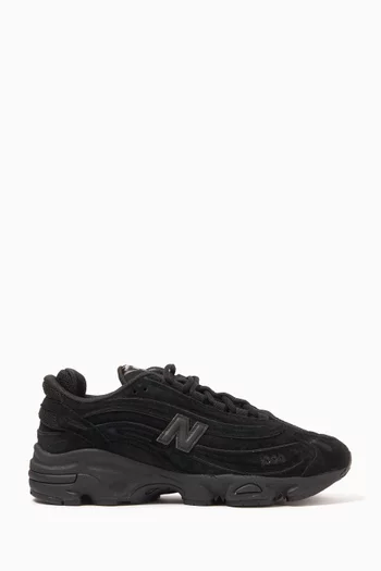 1000 Low-top Sneakers in Suede