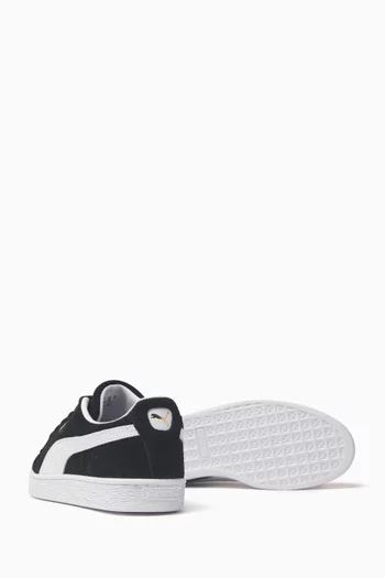 Classic Low-cut Sneakers in Suede