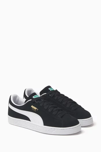 Classic Low-cut Sneakers in Suede