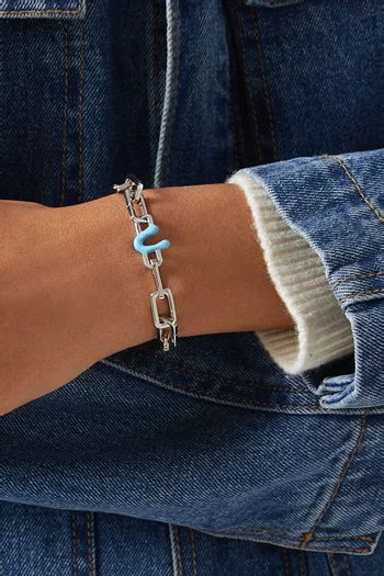 حلية بتصميم حرف H فضة إسترلينية مطلية بالمينا