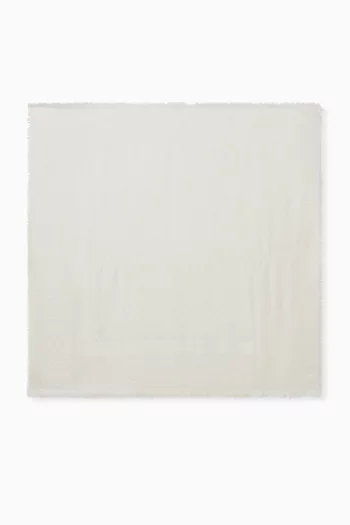 وشاح سبيد يارندي بتصميم مربع مودال