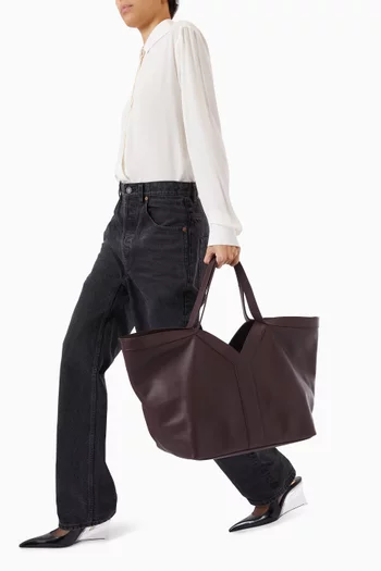 Y Tote Bag in Grained Leather
