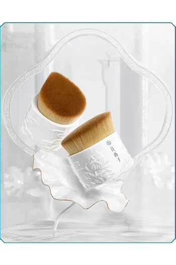 Porcelain High Coverage Foundation Brush