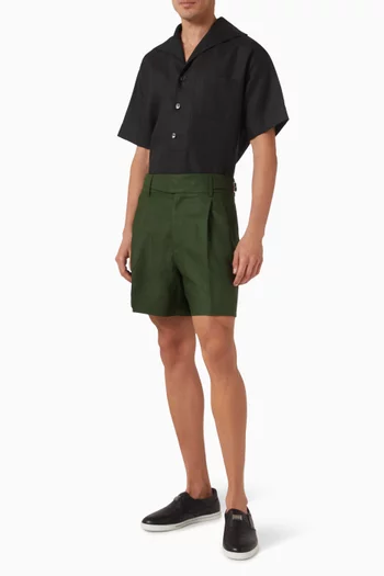 Tailored Shorts in Linen