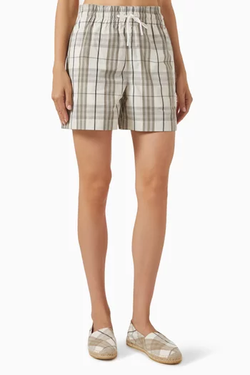 شورت بنقشة مربعات بوبلين