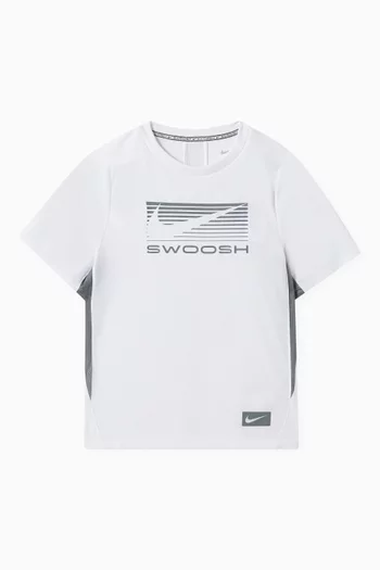 تي شيرت بشعار الماركة وتقنية Dri-Fit