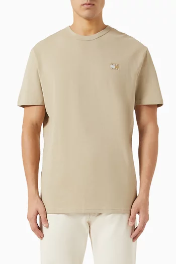 تي شيرت بشارة شعار الماركة قطن