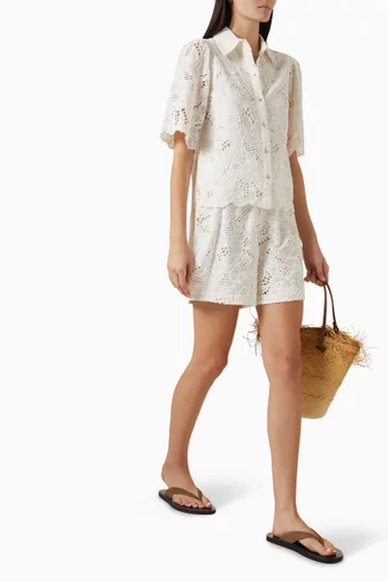 شورت ياساجا مزين بتطريزات قطن عضوي