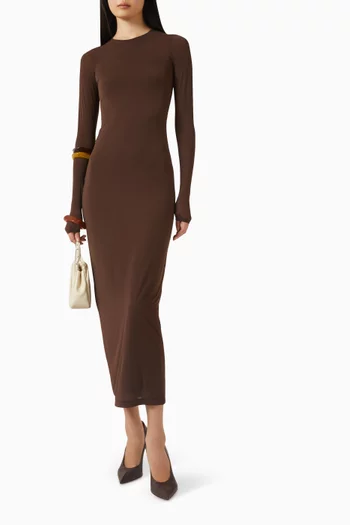 فستان طويل شفاف