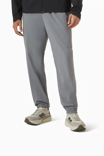 سنيكرز ريبيل بتقنية FuelCell v5 قماش شبكي