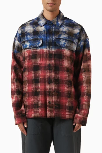 قميص بشعار الماركة المقوس ونقشة مربعات قطن