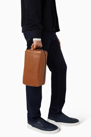 Wash Bag in Leather