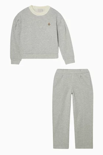 طقم متناسق برقعة شعار الماركة