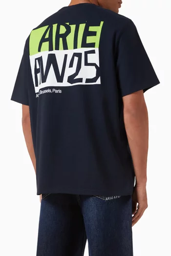 تي شيرت بطبعة بتصميم مفرغ قطن