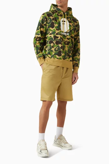 كنزة بغطاء رأس بطبعة ABC‏ ونقشة مموهة قطن