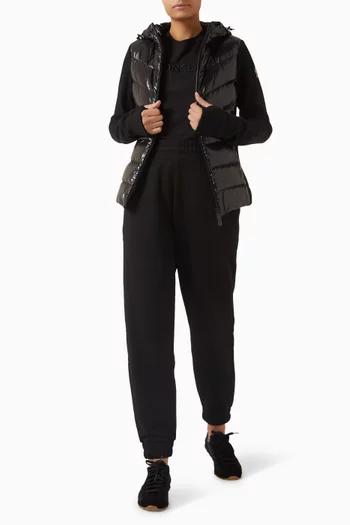 كنزة بغطاء رأس وسحّاب وتصميم مبطن صوف مطاطي