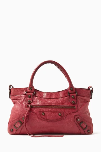 2000s First City Distressed Shoulder Bag in Leather