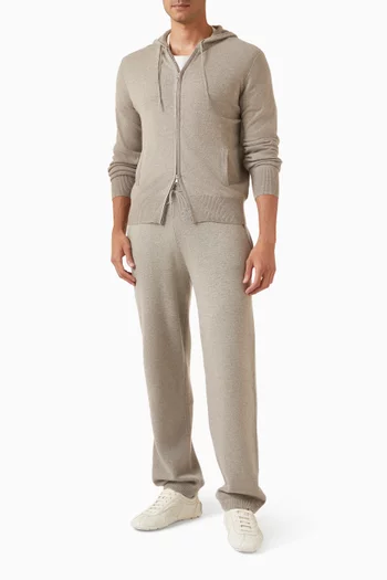 كنزة بغطاء رأس وسحّاب كشمير