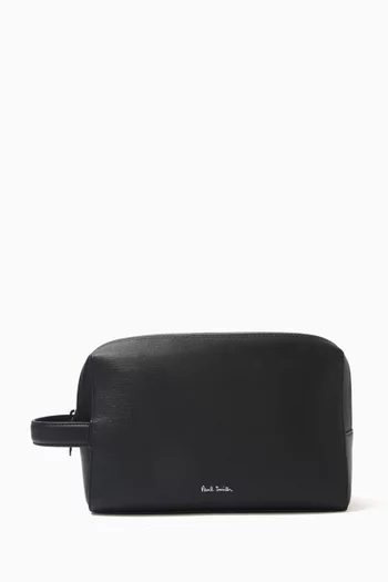Straw-Grain Wash Bag in Embossed Leather