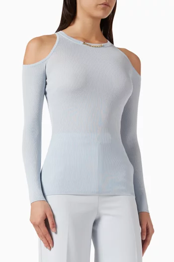 بلوزة بأكتاف مكشوفة