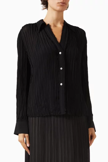 قميص بملمس مجعد وخطوط