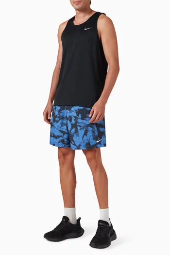 شورت فورم غير مبطن بتقنية Dri-FIT