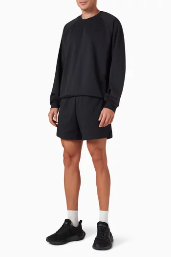 شورت برايماري بتصميم عملي غير مبطن بتقنية Dri-FIT صوف