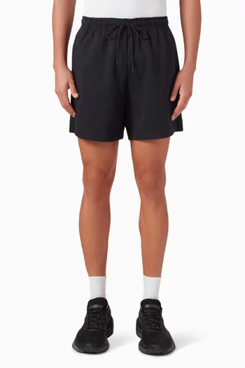 شورت برايماري بتصميم عملي غير مبطن بتقنية Dri-FIT صوف