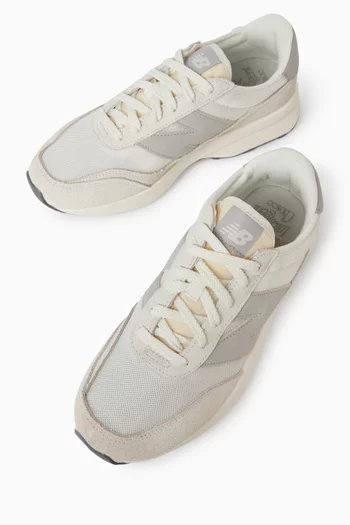 370 Sneakers in Mesh & Suede