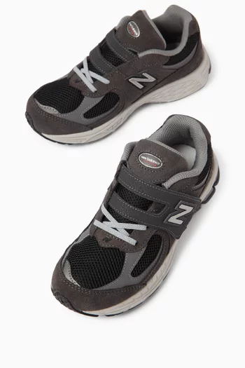 2002R Sneakers in Suede & Mesh