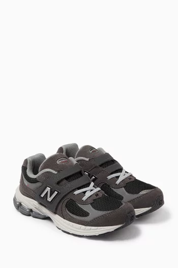 2002R Sneakers in Suede & Mesh