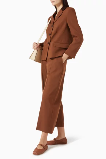 جاكيت بياقة مخملية