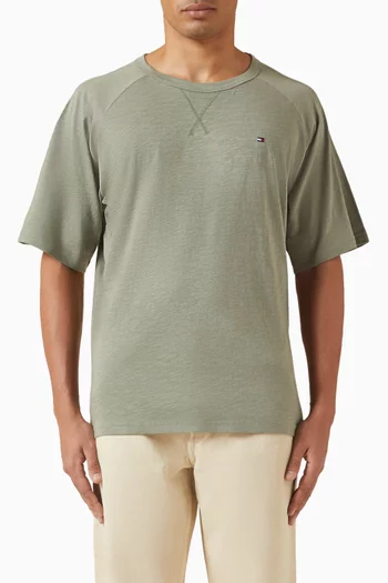 تي شيرت بشعار الماركة قطن