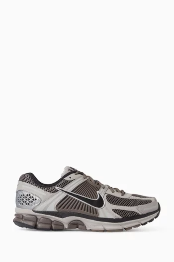 Zoom Vomero 5 Sneakers in Mesh & Leather