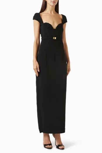 فستان طويل بحزام سابل