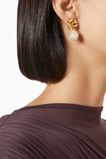 Luiza Pearl Earrings in 18kt Gold-plated Brass