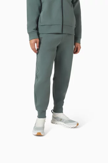 سنيكرز كلاود 6 فيرسا