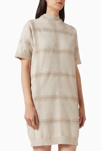 فستان مطرز بالترتر ومنسوج من مزيج صوف بكر