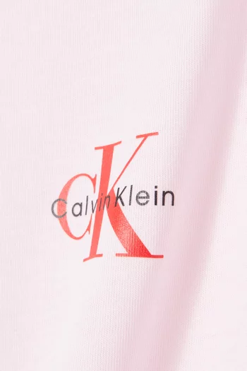 تي شيرت بشعار الماركة قطن