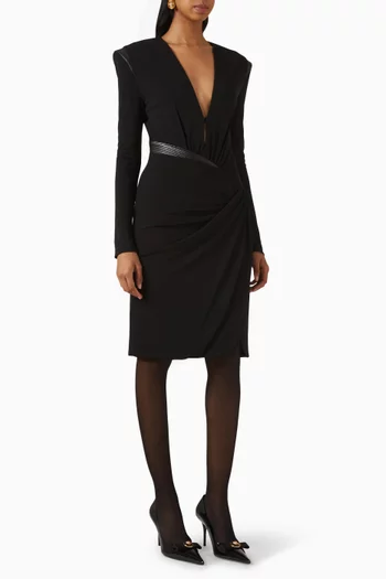 فستان متوسط الطول بفتحة رقبة على شكل حرف V‏ كريب وجيرسيه