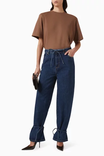 بودي سوت بأكتاف عريضة